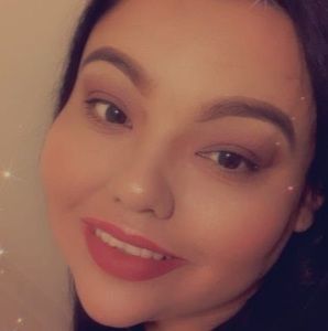 Meet your Posher, Cristina